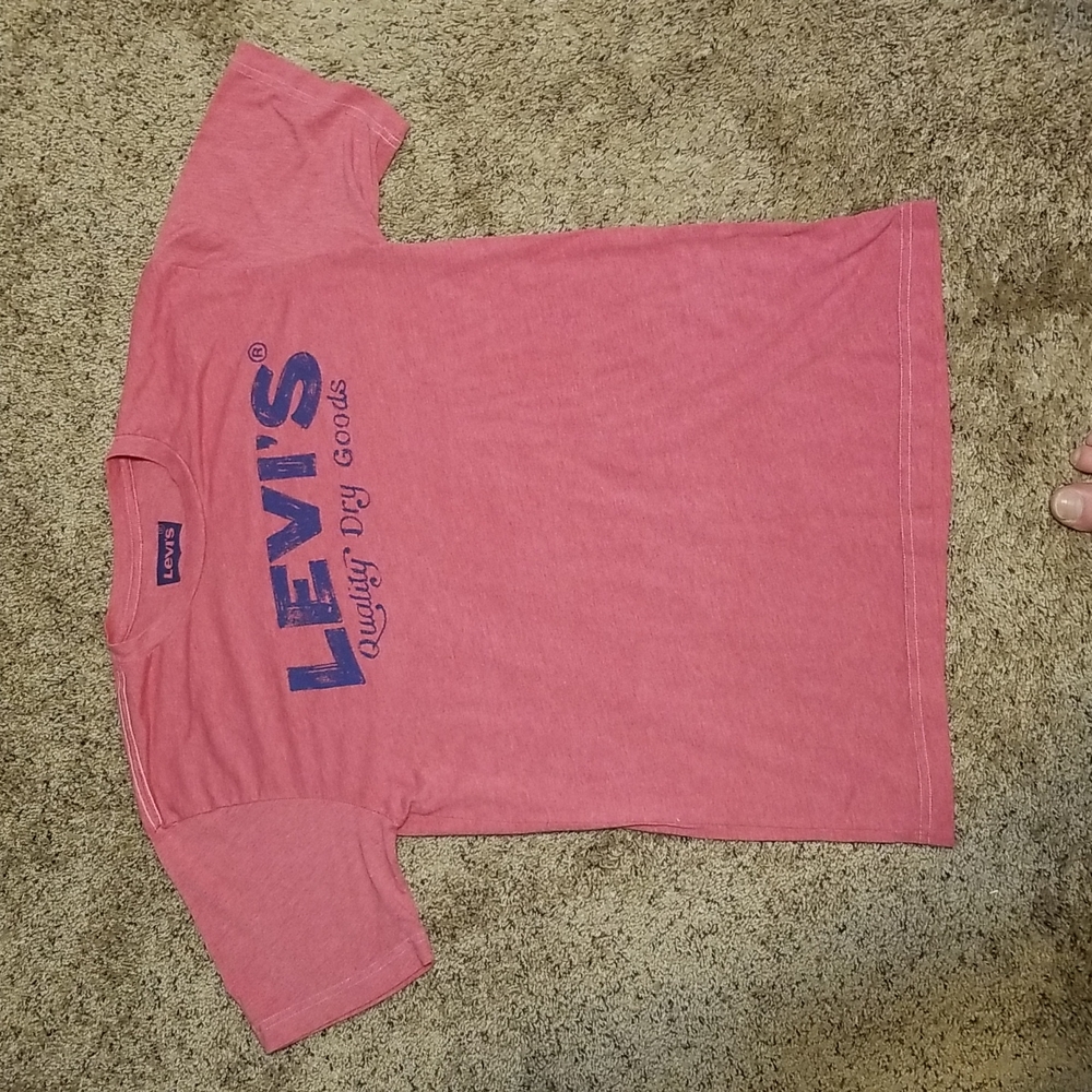 Levi's Tee Shirt. Large. Good Condition.